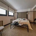 B48 Opera Hotel