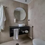 B48 Opera Hotell 2*