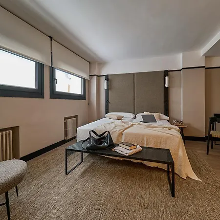 B48 Opera Hotel