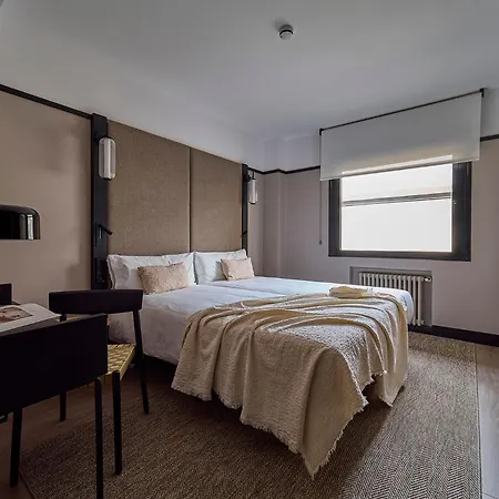B48 Opera Hotel *
